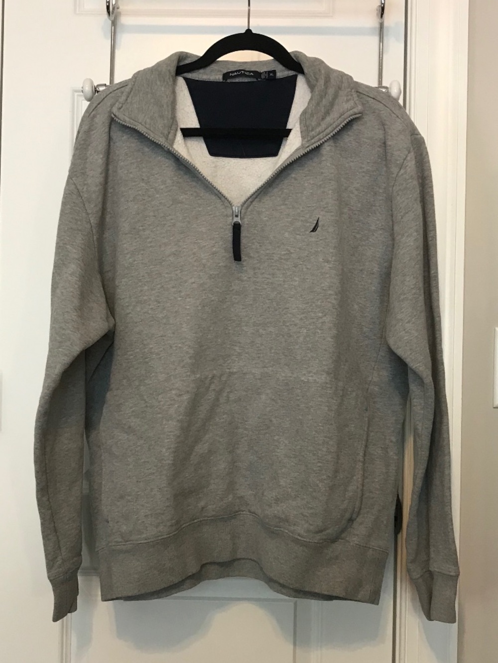 Nautica gray collared long sleeved hoodie with kangaroo pocket (XL)